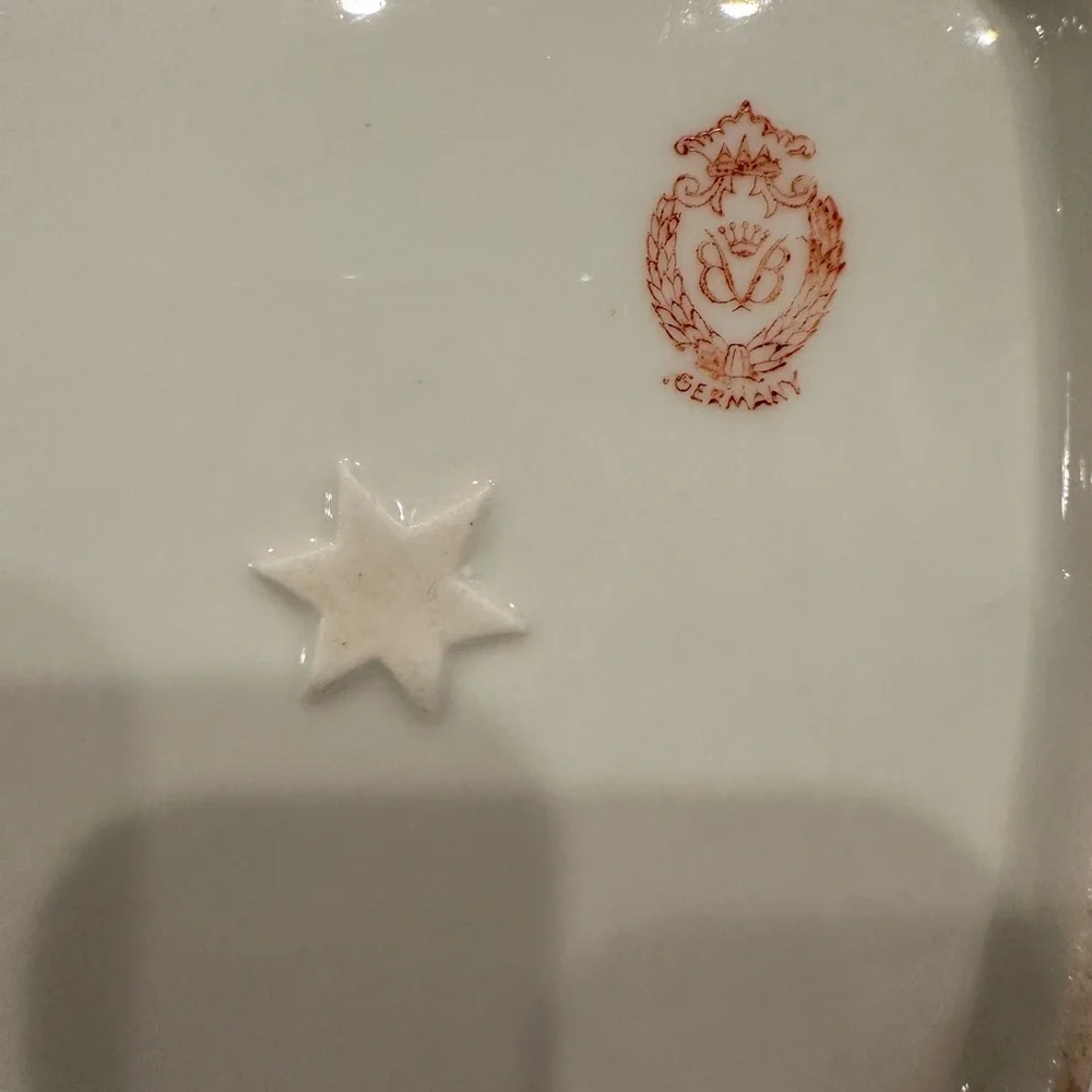 Elegant Ceramic Serving Tray with Handles,
Made in Germany - Picture 3 of 3